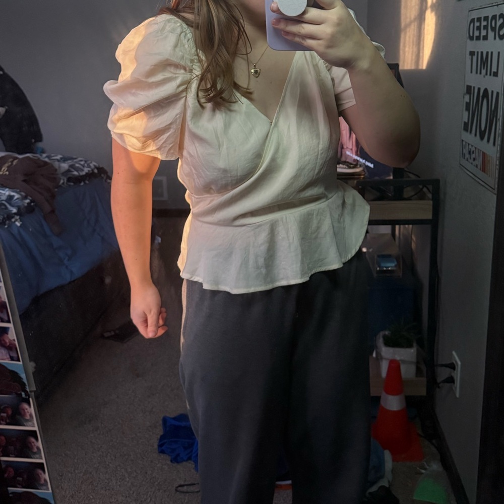White/cream shoulder arching top/blouse